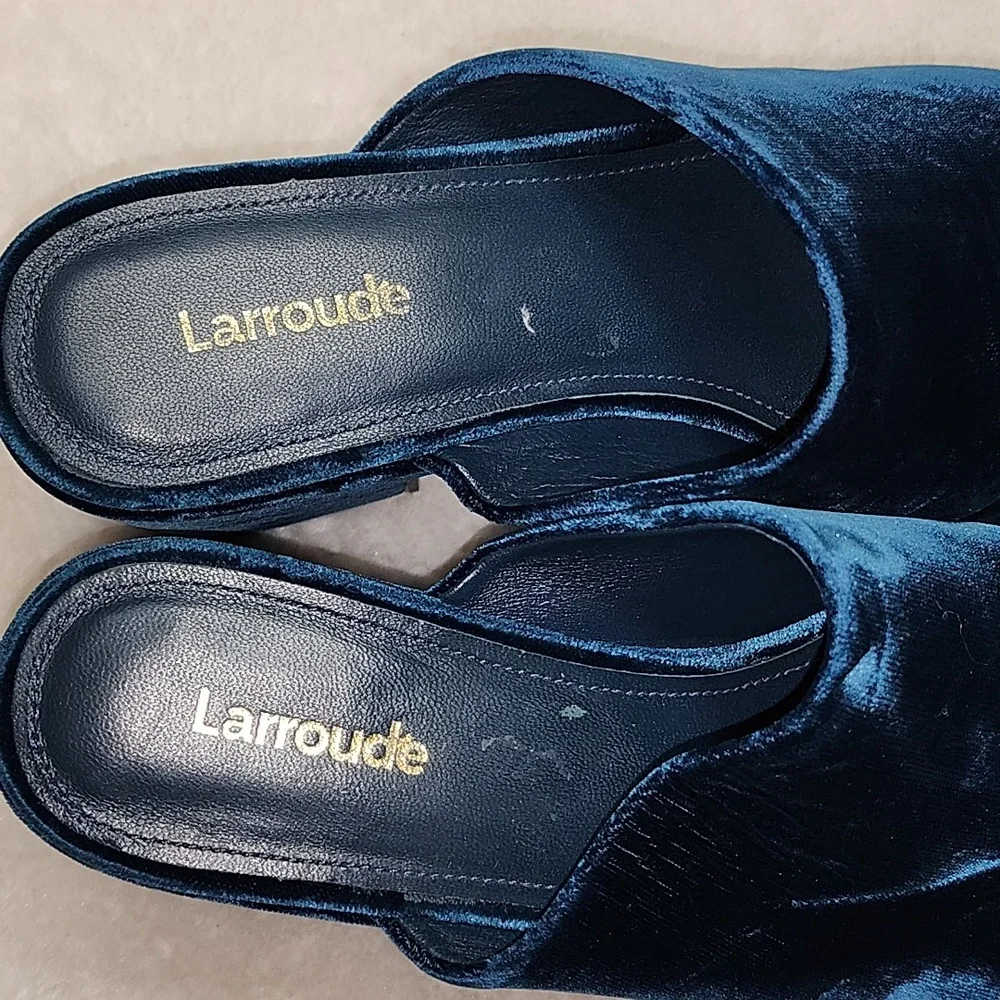 Larroudé Miso Platform Clog in Deepsea Velvet Size 6